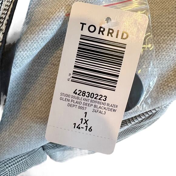 TORRID Women's Studio Double Knit Boyfriend Blazer 1X(14-16) NWT Plus Size - Picture 8 of 8